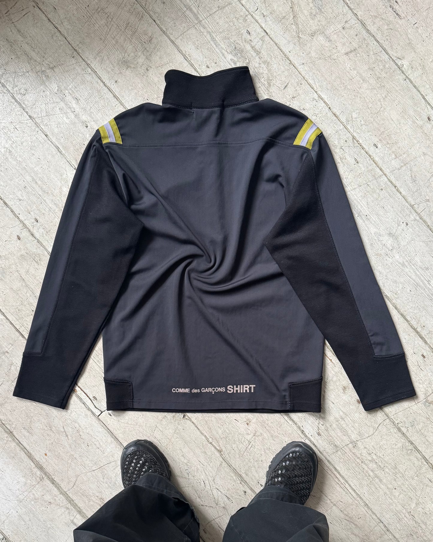 Hybrid Panelled Quarter Zip Pull Over  (~L~)
