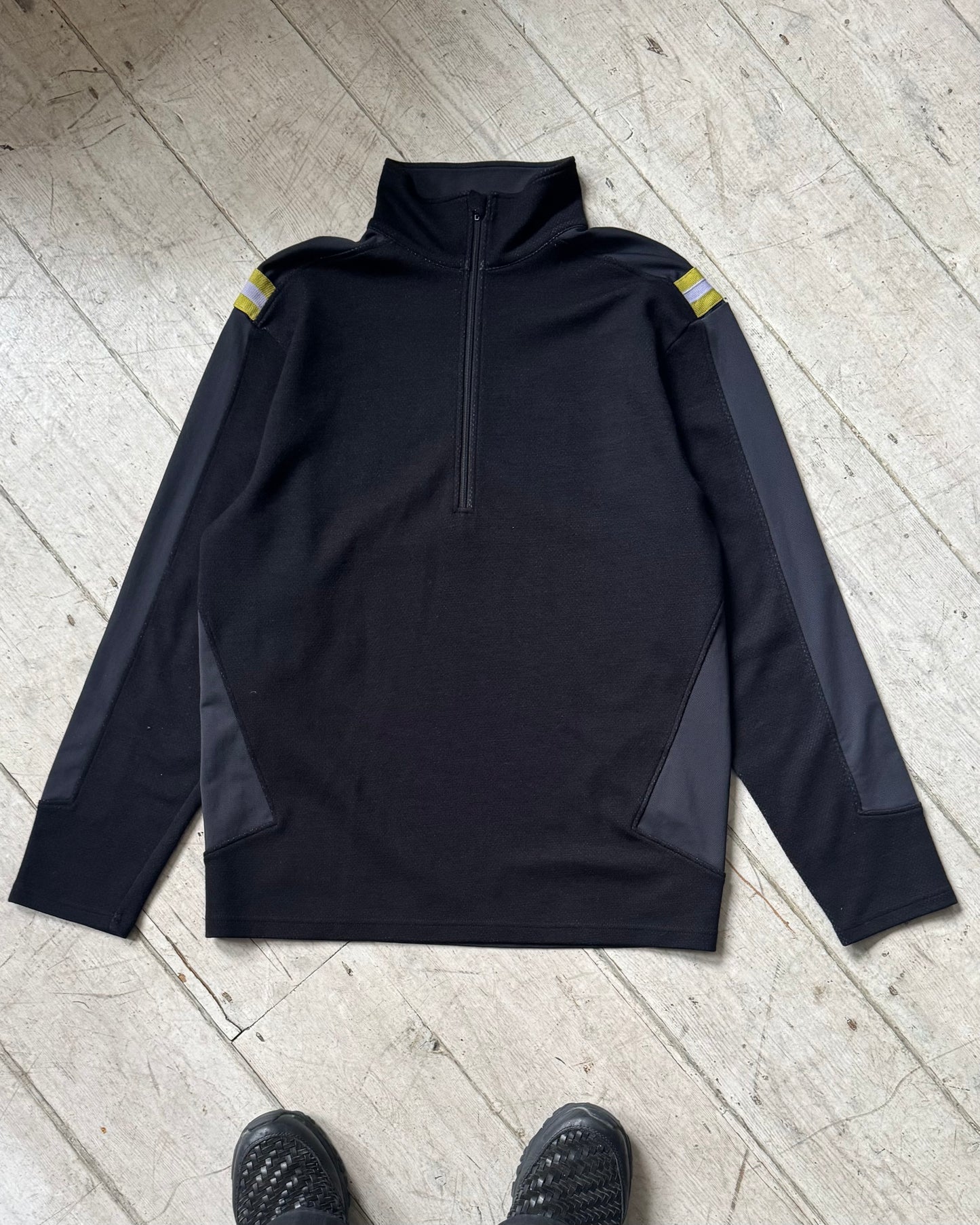 Hybrid Panelled Quarter Zip Pull Over  (~L~)