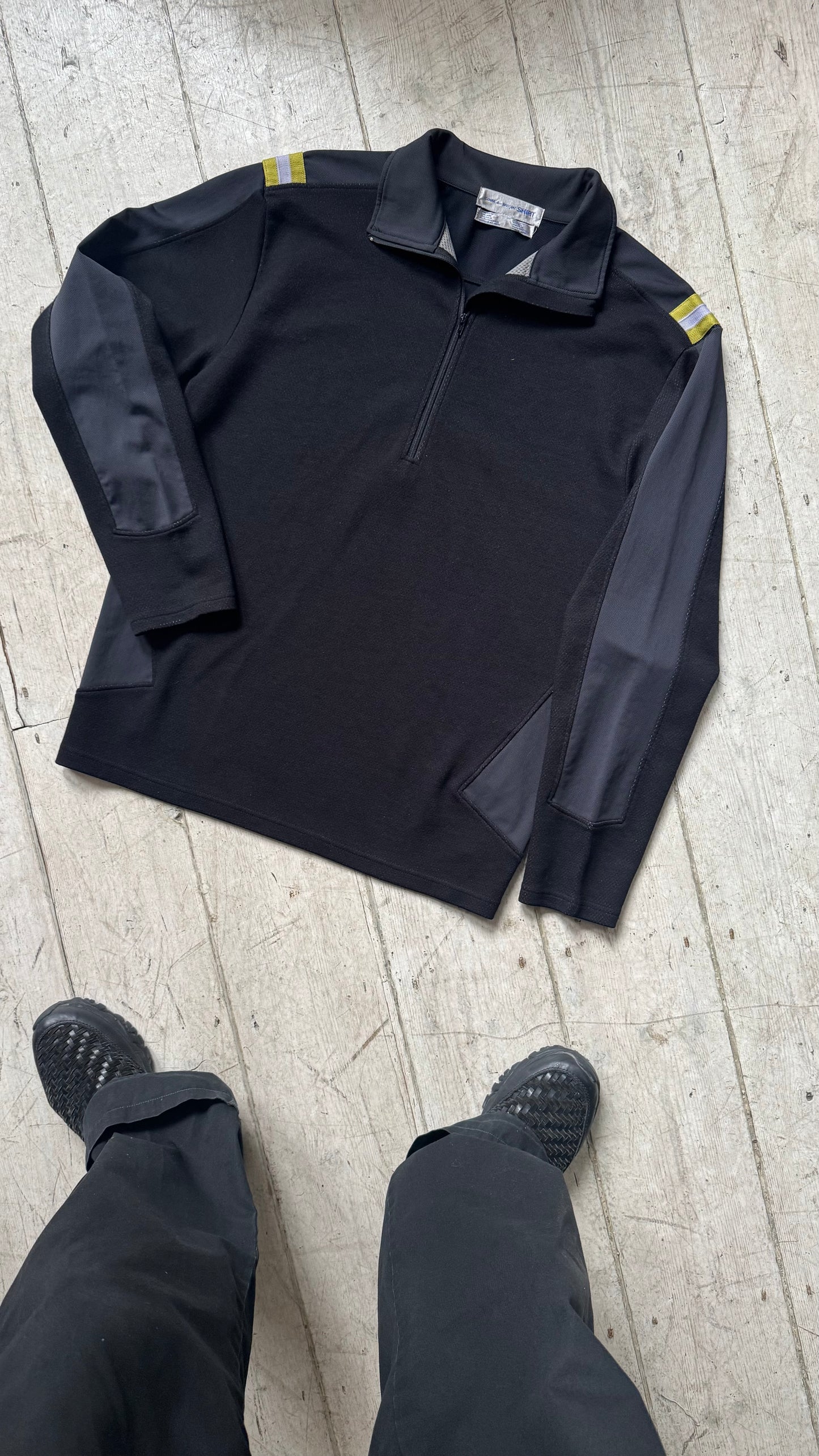 Hybrid Panelled Quarter Zip Pull Over  (~L~)